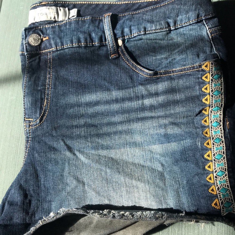 Torrid Shorts with Embroidery - Size 20